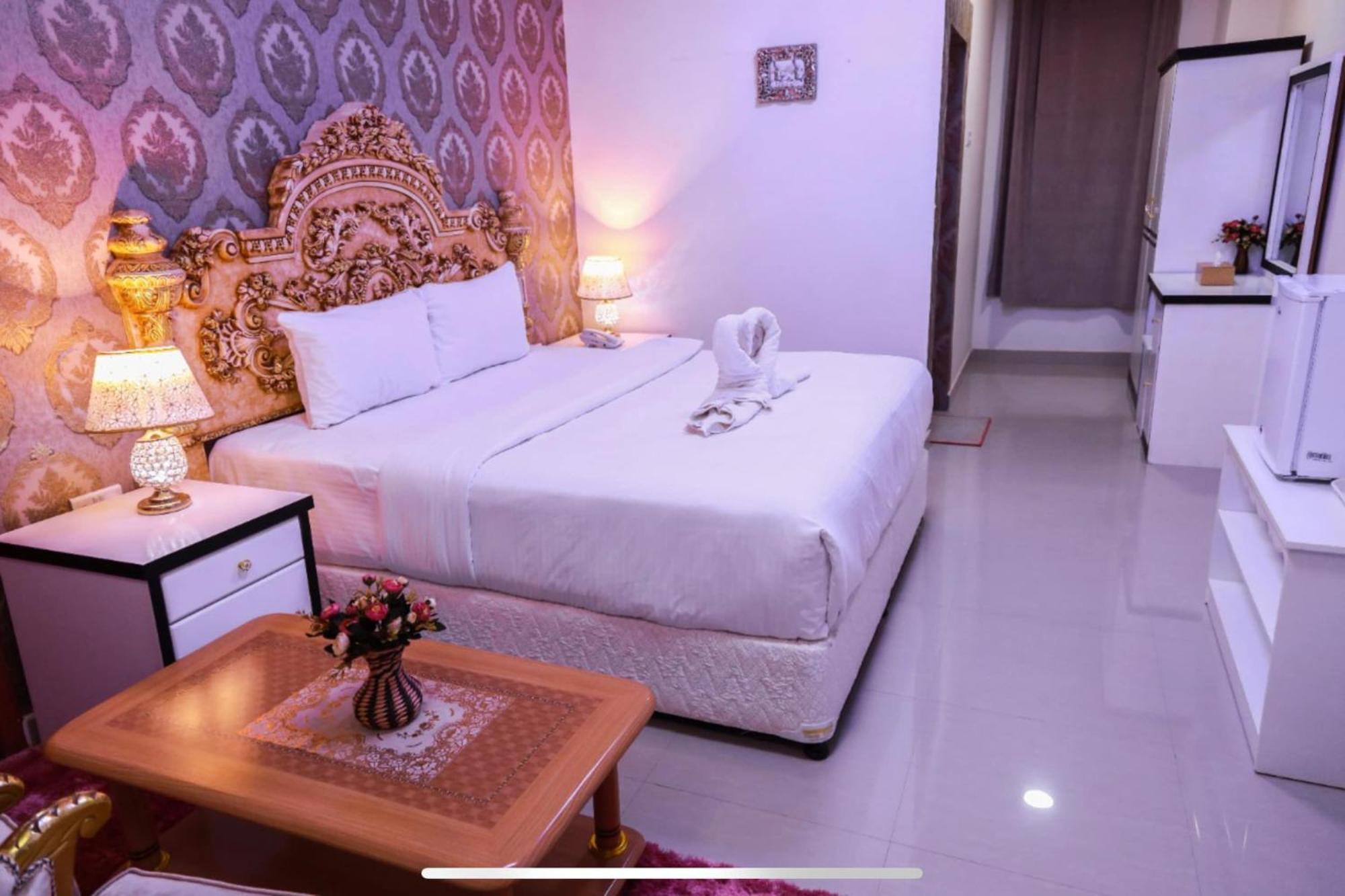איברה Capital O 141 Golden Rays Hotel מראה חיצוני תמונה